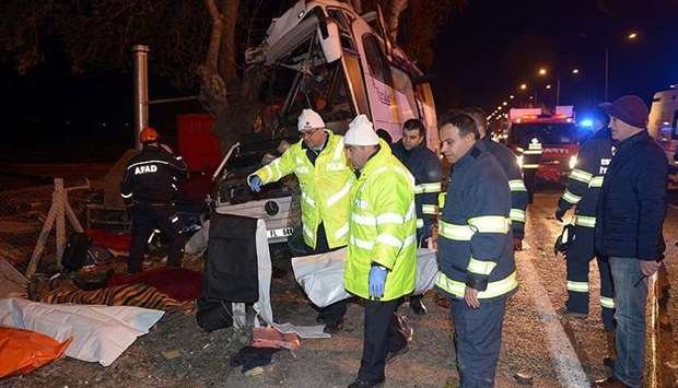 Δυστύχημα στην Τουρκία: Λεωφορείο έπεσε πάνω σε δέντρα -11 νεκροί [εικόνες] | iefimerida.gr 0