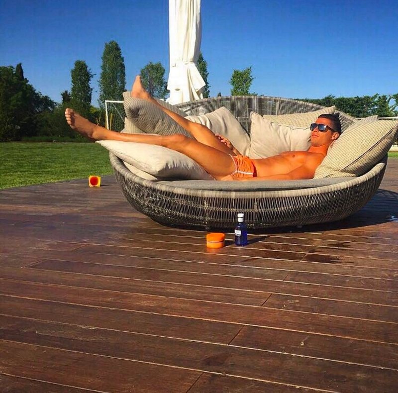 Απιαστη: Η βίλα του Ρονάλντο έχει νηπιαγωγείο και φυσικά... γήπεδο ποδοσφαίρου! [εικόνες] | iefimerida.gr 12