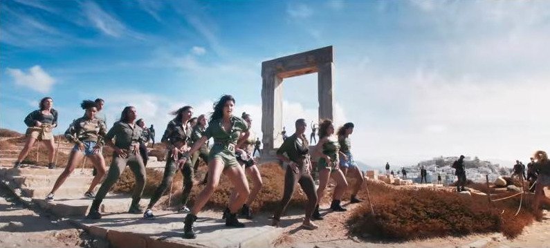 Σαρώνει το βιντεοκλίπ Ινδού τραγουδιστή που έχει γυριστεί στη Νάξο [βίντεο] | iefimerida.gr 0