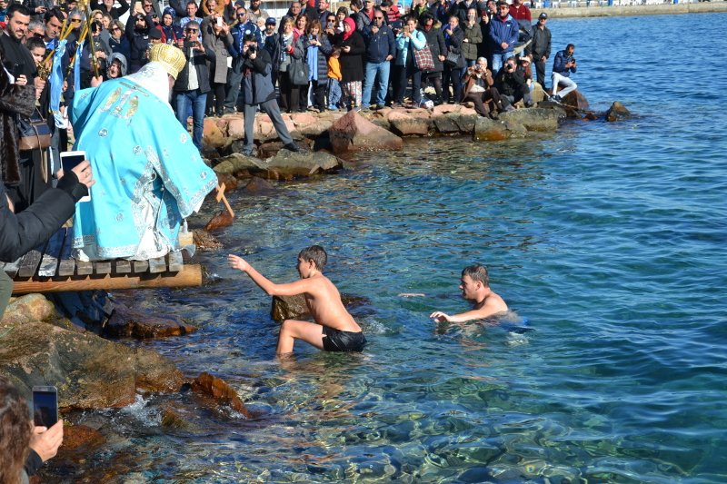 Aίγλη από τα παλιά -Ο εορτασμός των Θεοφανείων στην Τένεδο [εικόνες] | iefimerida.gr 0