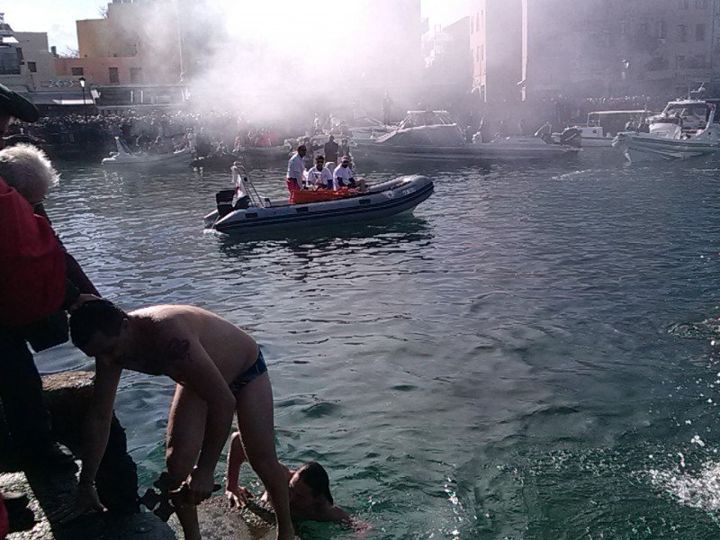 Θεοφάνεια: Από την Παμβώτιδα, στα παγωμένα Τζουμέρκα & τα ηλιόλουστα Χανιά [εικόνες & βίντεο] | iefimerida.gr 3