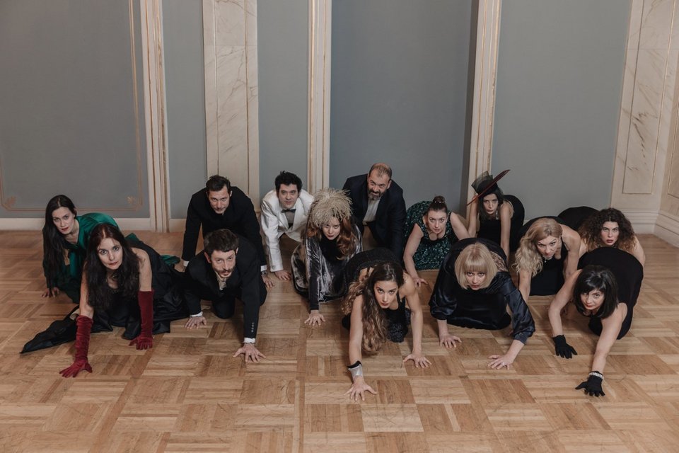 Πρεμιέρα για το θεατρικό του Γιώργου Βέλτσου -Παράσταση αφιερωμένη στις γυναίκες [εικόνες] | iefimerida.gr 1