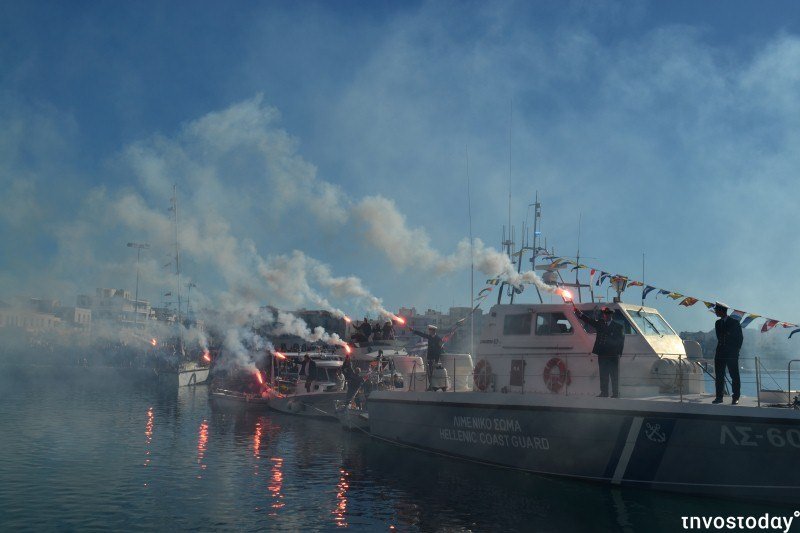 Στην Τήνο ο Μητσοτάκης για τα Θεοφάνεια -Το μήνυμά του [εικόνες] | iefimerida.gr 3