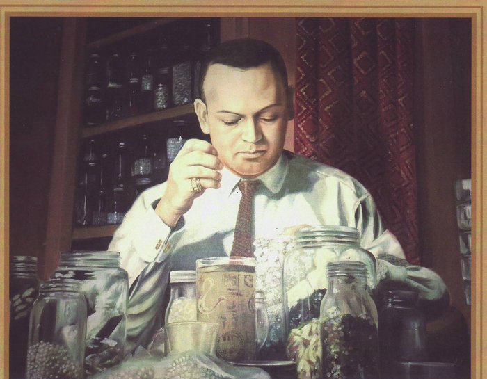 Ο κεντητής της νύχτας -Ντίνος Μαυρόπουλος, ο σχεδιαστής που έντυνε την βασίλισσα Φρειδερίκη, την Κάλλας και τις σταρ της εποχής [εικόνες] | iefimerida.gr 0