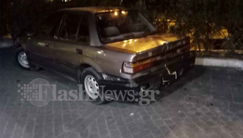 Ηλικιωμένος «καρφώθηκε» σε βιτρίνα καταστήματος στα Χανιά- Κόλλησε το γκάζι στο αυτοκίνητό του [εικόνες] | iefimerida.gr 1