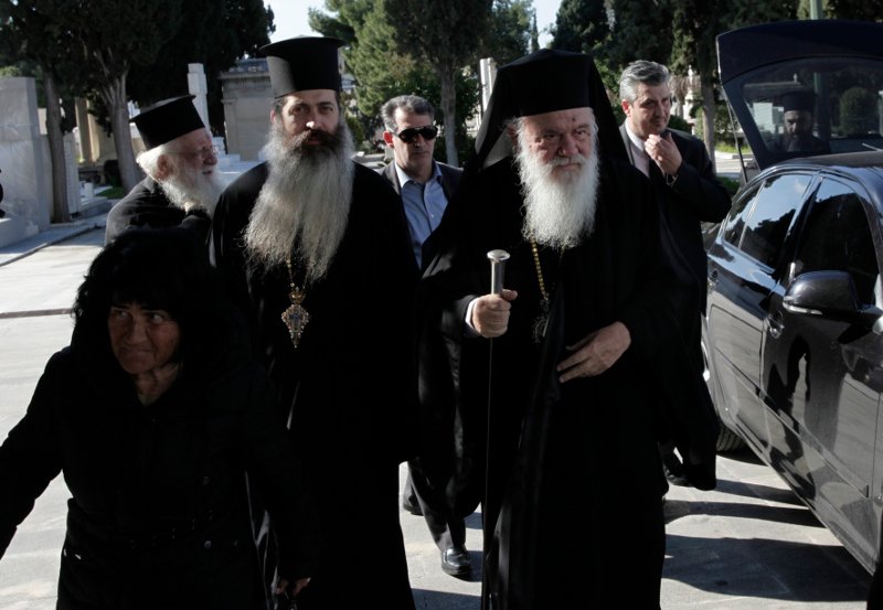 Τρισάγιο στη μνήμη του αρχιεπισκόπου Χριστόδουλου παρουσία Ιερώνυμου [εικόνες] | iefimerida.gr 2