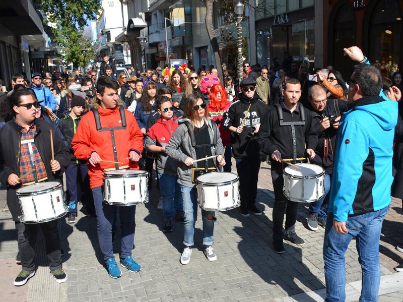 Ξέφρενο γλέντι στην Λάρισα -Γιόρτασαν τα «μπουλούκια» [εικόνες & βίντεο] | iefimerida.gr 14