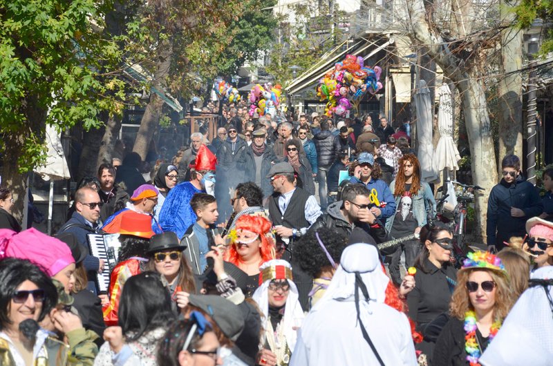 Ξέφρενο γλέντι στην Λάρισα -Γιόρτασαν τα «μπουλούκια» [εικόνες & βίντεο] | iefimerida.gr 7