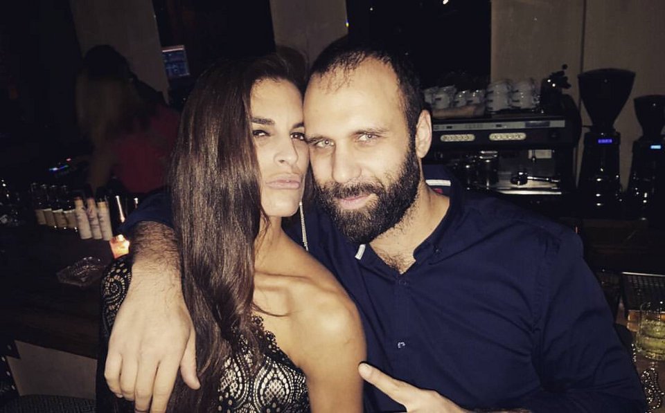 Φίλος της Μαρίνας Πήχου αποκαλύπτει: Ο σύντροφός της πνίγηκε μπροστά στα μάτια της | iefimerida.gr 0