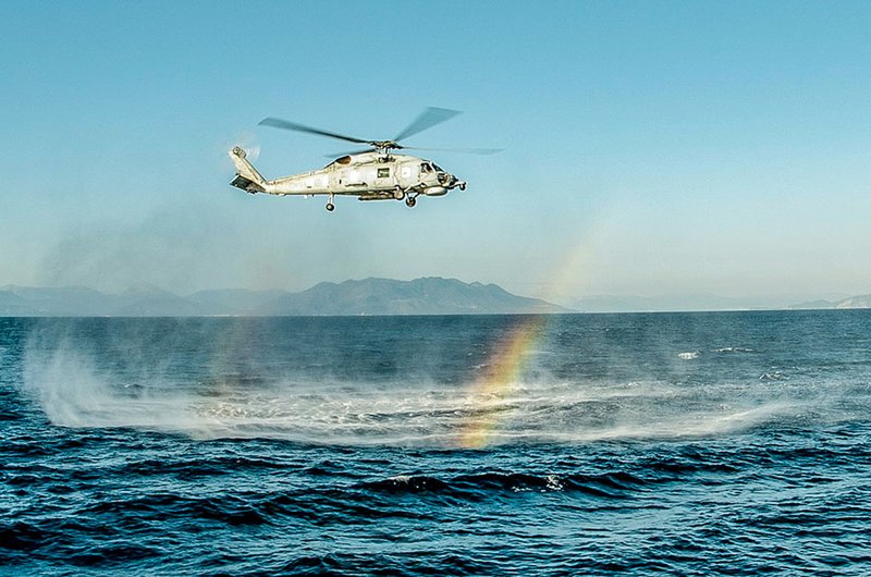 Επίδειξη μαχητικής ετοιμότητας και ικανότητας του Πολεμικού Ναυτικού στο Αιγαίο [εικόνες] | iefimerida.gr 3
