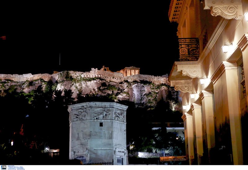 Η Πλάκα φόρεσε τα... καλά της -Καρναβαλιστές παρήλασαν στο αποκριάτικο γλέντι [εικόνες] | iefimerida.gr 5