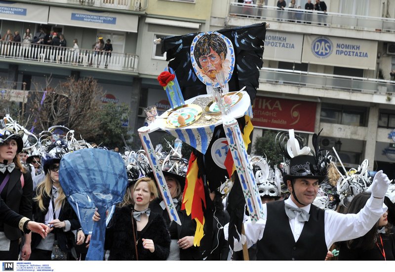 Πατρινό Καρναβάλι 2018: Πέντε ώρες υπερθέαμα -Χιλιάδες καρναβαλιστές, παρέλαση αρμάτων [εικόνες & βίντεο] | iefimerida.gr 10
