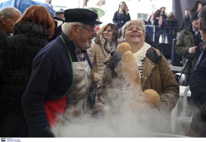 Μπουρανί: Το τολμηρό διονυσιακό έθιμο του Τυρνάβου [εικόνες] | iefimerida.gr 0