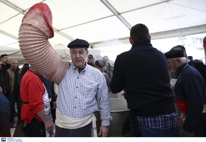 Μπουρανί: Το τολμηρό διονυσιακό έθιμο του Τυρνάβου [εικόνες] | iefimerida.gr 7