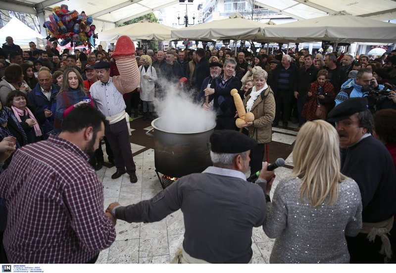 Μπουρανί: Το τολμηρό διονυσιακό έθιμο του Τυρνάβου [εικόνες] | iefimerida.gr 10