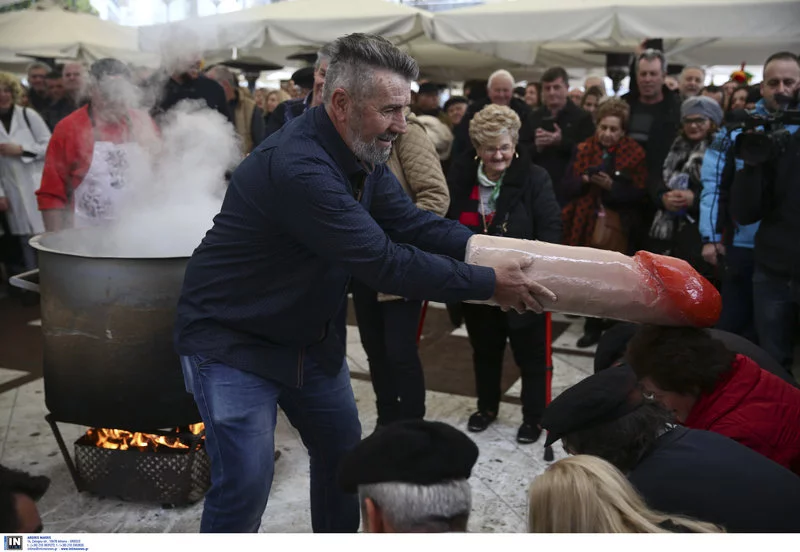 Μπουρανί: Το τολμηρό διονυσιακό έθιμο του Τυρνάβου [εικόνες] | iefimerida.gr 14