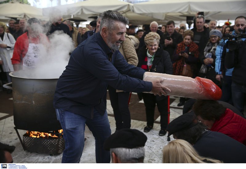 Μπουρανί: Το τολμηρό διονυσιακό έθιμο του Τυρνάβου [εικόνες] | iefimerida.gr 14