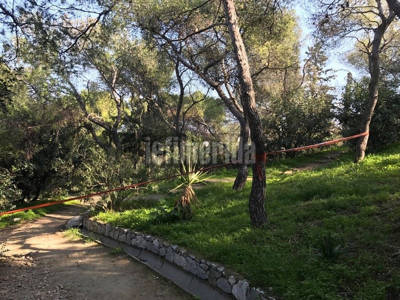 Βρέθηκε βλήμα όλμου στον λόφο του Φιλοπάππου -Στο σημείο κλιμάκιο του Στρατού | iefimerida.gr 8