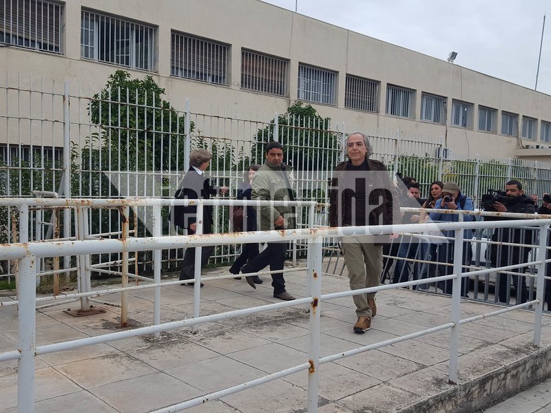 Με άδεια πάλι από τη φυλακή ο Δημήτρης Κουφοντίνας -Εντονες αντιδράσεις [εικόνες & βίντεο] | iefimerida.gr 1