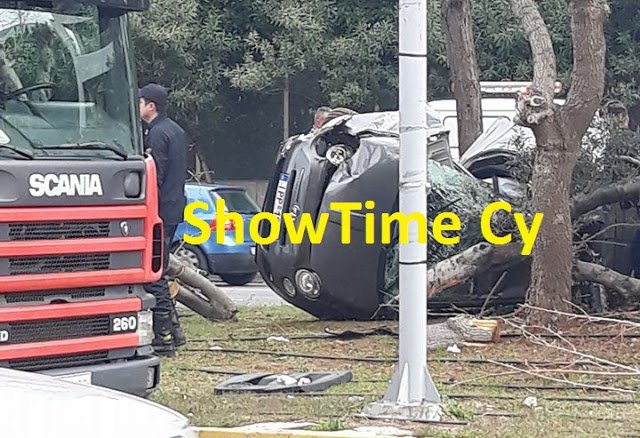 Τροχαίο σοκ για τον Ηλία Βρεττό -Σμπαράλια το αυτοκίνητο, με κατάγματα στο νοσοκομείο ο τραγουδιστής [εικόνες] | iefimerida.gr 5