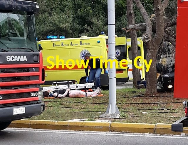 Τροχαίο σοκ για τον Ηλία Βρεττό -Σμπαράλια το αυτοκίνητο, με κατάγματα στο νοσοκομείο ο τραγουδιστής [εικόνες] | iefimerida.gr 2