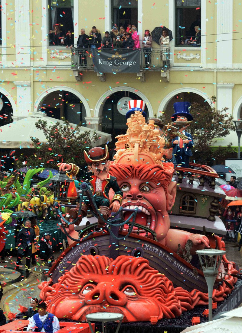 Στην τελική ευθεία το Καρναβάλι της Πάτρας: Με κρυμμένο θησαυρό, παρέλαση & κάψιμο καρνάβαλου [βίντεο] | iefimerida.gr 1