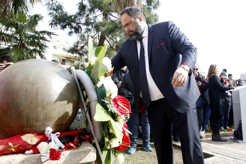 H οικογένεια του Ολυμπιακού στο μνημόσυνο για τη Θύρα 7 [εικόνες] | iefimerida.gr 11