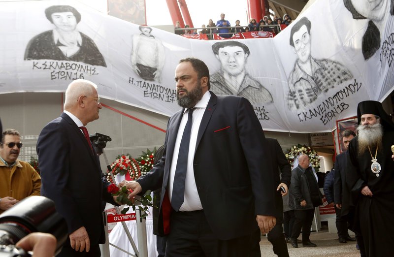 H οικογένεια του Ολυμπιακού στο μνημόσυνο για τη Θύρα 7 [εικόνες] | iefimerida.gr 5