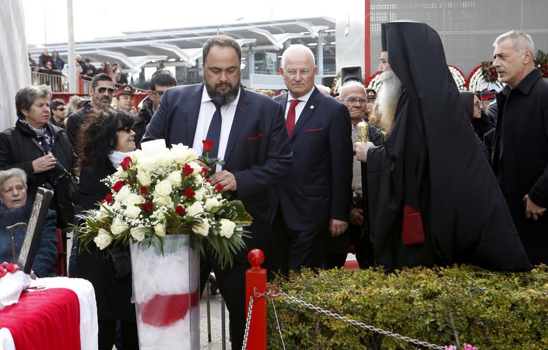 H οικογένεια του Ολυμπιακού στο μνημόσυνο για τη Θύρα 7 [εικόνες] | iefimerida.gr 4