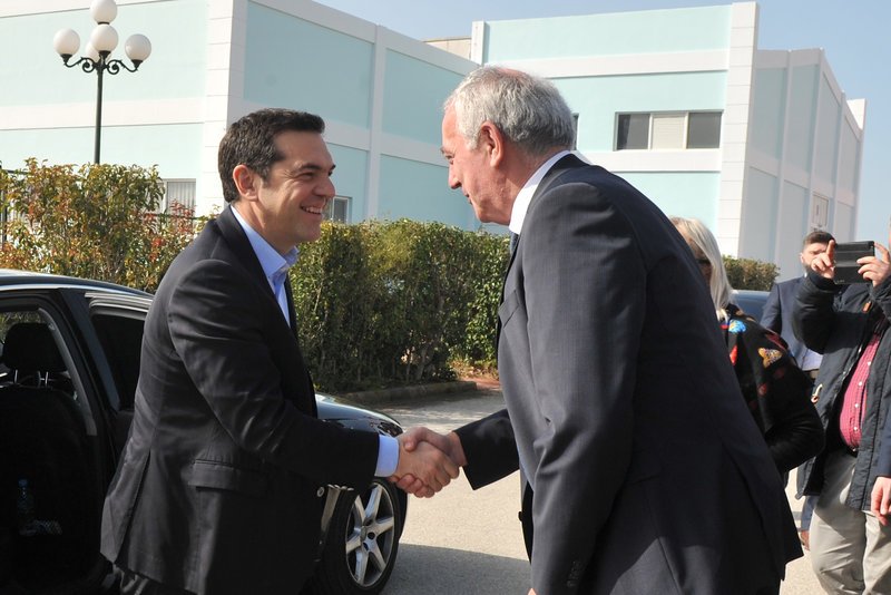 Τσίπρας στη φαρμακευτική «CBL»: Το τέλος της κρίσης περνά μέσα από την έρευνα [εικόνες] | iefimerida.gr 5