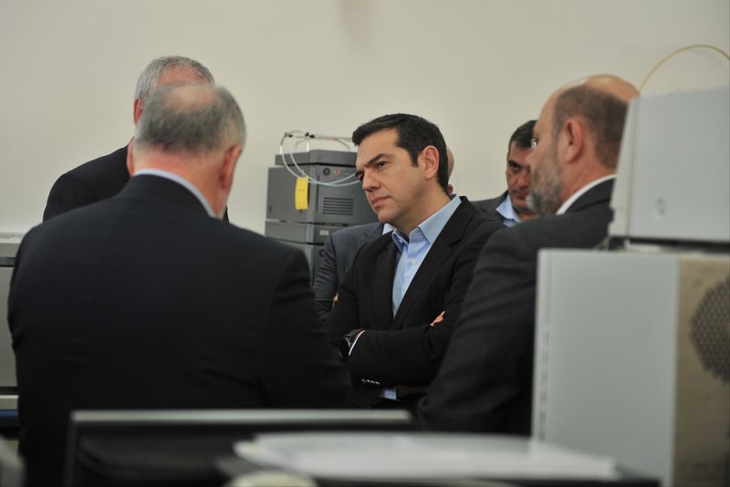 Τσίπρας στη φαρμακευτική «CBL»: Το τέλος της κρίσης περνά μέσα από την έρευνα [εικόνες] | iefimerida.gr 0