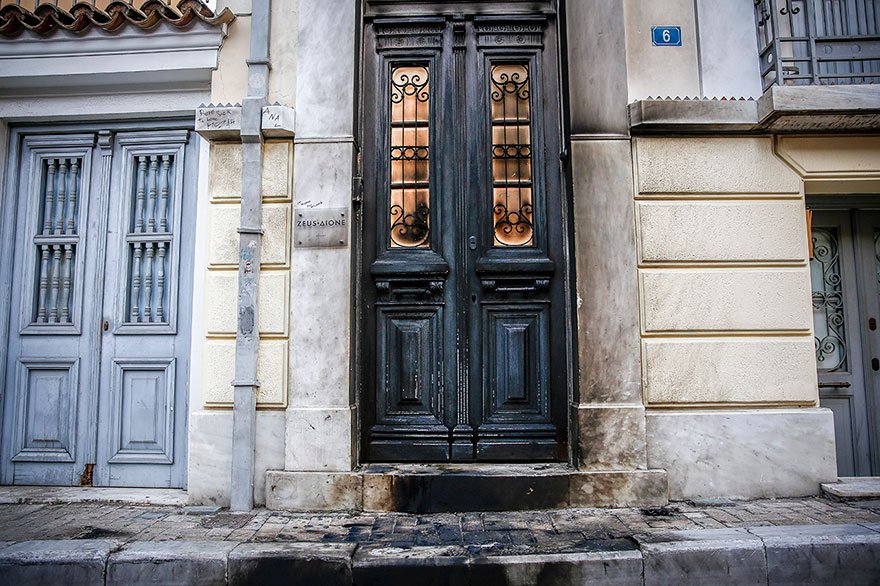 Βίντεο-ντοκουμέντο από τη στιγμή της έκρηξης στην επιχείρηση της Μαρέβας Μητσοτάκη | iefimerida.gr 0