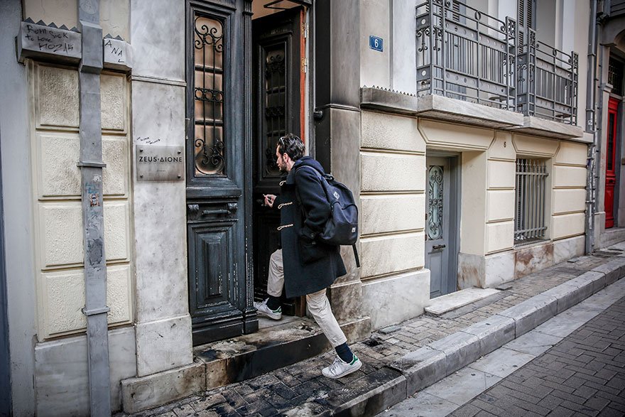 Βίντεο-ντοκουμέντο από τη στιγμή της έκρηξης στην επιχείρηση της Μαρέβας Μητσοτάκη | iefimerida.gr 5