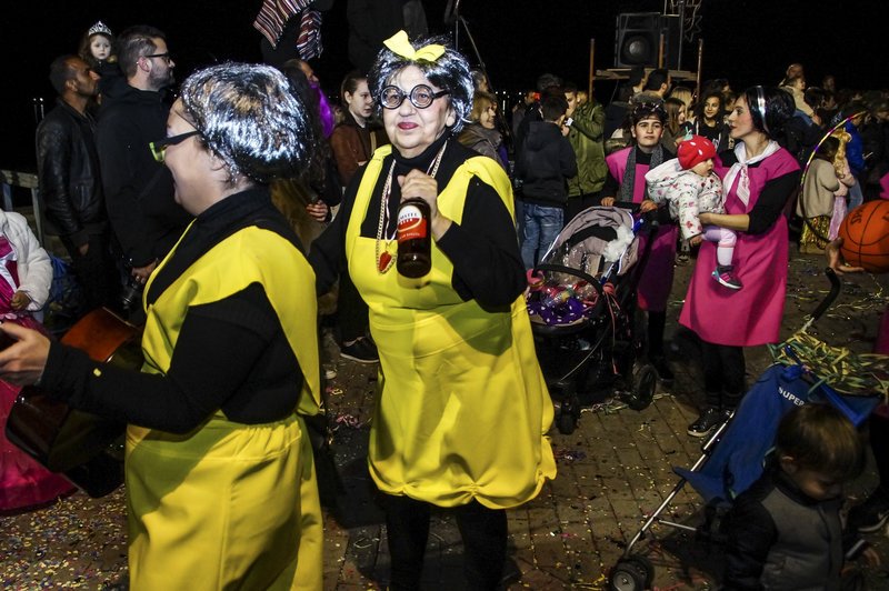 Καρναβάλι στην Πρέβεζα μόνο για γυναίκες -Ενα έθιμο πάνω από 60 ετών [εικόνες] | iefimerida.gr 2