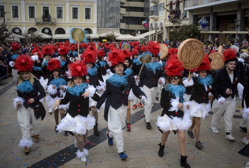 Πατρινό Καρναβάλι 2018: Πέντε ώρες υπερθέαμα -Χιλιάδες καρναβαλιστές, παρέλαση αρμάτων [εικόνες & βίντεο] | iefimerida.gr 19