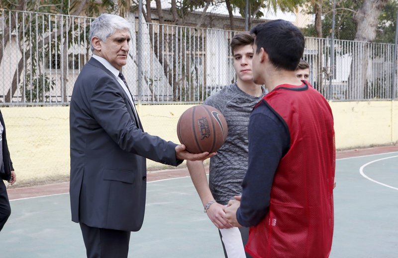 Σε «Παναγιώτης Γιαννάκης» μετονομάστηκε το 1ο ΕΠΑΛ Νίκαιας [εικόνες] | iefimerida.gr 6