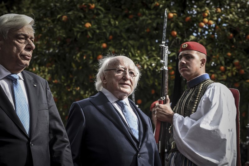 Με μηνύματα προς Τουρκία, ΠΓΔΜ και Ευρώπη η συνάντηση Παυλόπουλου-Χίγκινς στο Προεδρικό [εικόνες] | iefimerida.gr 1