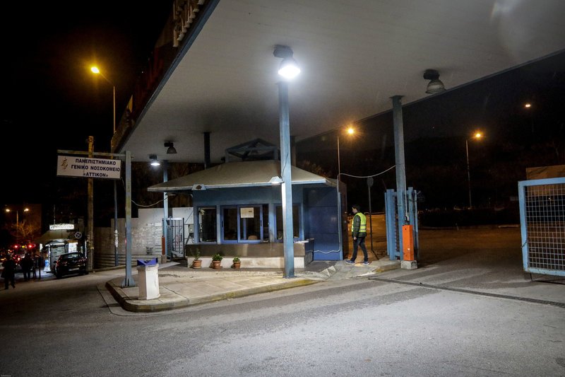 Εικόνες από την επίθεση Χρυσαυγιτών στο αντιεξουσιαστικό στέκι «Φαβέλα» στον Πειραιά | iefimerida.gr 0