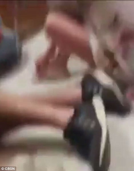 Βίντεο-σοκ: Η στιγμή που ο μακελάρης της Φλόριντα πυροβολεί μαθητές [βίντεο] | iefimerida.gr 0