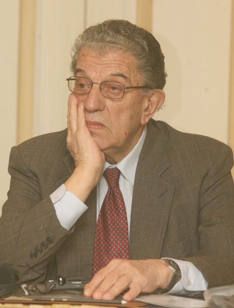 Πέθανε ο καθηγητής κοινωνιολογίας Βασίλης Φίλιας | iefimerida.gr 0