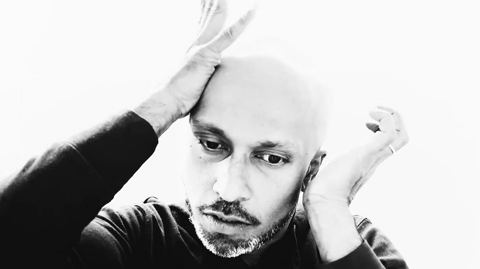 Ο «μάγος» του χορού Ακραμ Καν στη Στέγη -Σε σόλο εμπνευσμένο από τον Α’ Παγκόσμιο Πόλεμο [βίντεο] | iefimerida.gr 3