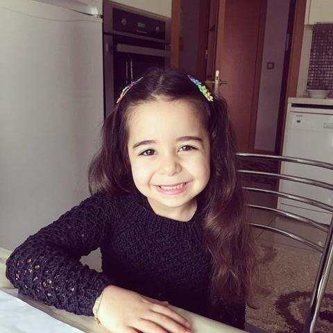 Μελέκ ή Τουρνά: Ποια είναι η 9χρονη πρωταγωνίστρια του Anne -Το παιδί-θαύμα που παίζει σαν φτασμένη ηθοποιός [εικόνες] | iefimerida.gr 15