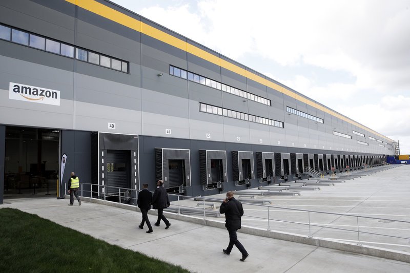 Η Amazon κατοχύρωσε πατέντα για ηλεκτρονικό βραχιόλι που παρακολουθεί τις κινήσεις των εργαζομένων! | iefimerida.gr 0