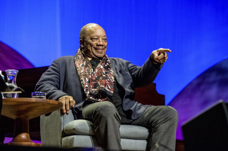 Ο Κουίνσι Τζόουνς κατηγορεί τον Μάικλ Τζάκσον ότι έκλεψε το «Billie Jean» από την Ντόνα Σάμερ [βίντεο] | iefimerida.gr 0