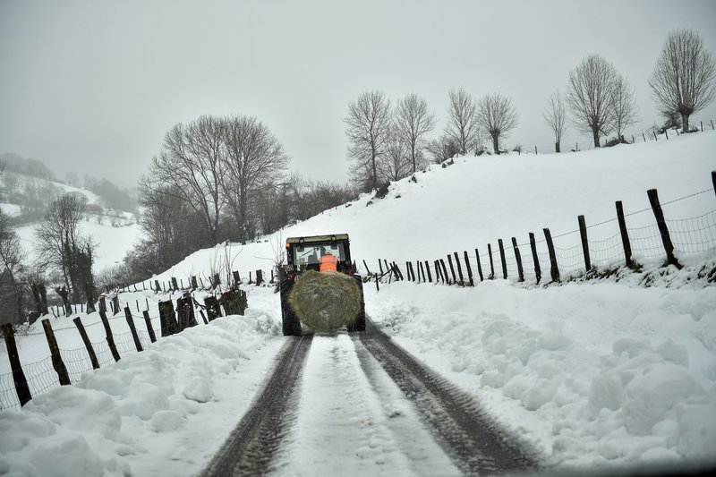 Χιονιάς πλήττει την Ισπανία -Ακυρώθηκαν πτήσεις, έκλεισαν τα σχολεία [εικόνες] | iefimerida.gr 3