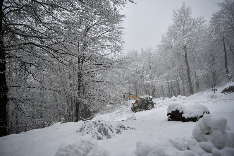 Χιονιάς πλήττει την Ισπανία -Ακυρώθηκαν πτήσεις, έκλεισαν τα σχολεία [εικόνες] | iefimerida.gr 0