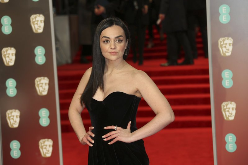 Το ασυνήθιστα αποκαλυπτικό ντεκολτέ της Κέιτ Μίνλετον στα βραβεία BAFTA [εικόνες] | iefimerida.gr 6