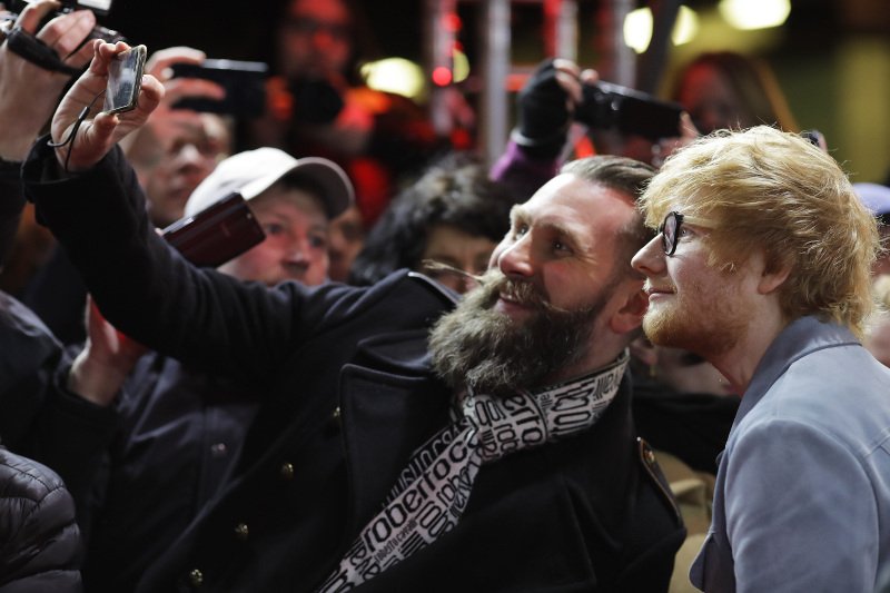 Αυτοί είναι οι 10 τραγουδιστές με τις μεγαλύτερες πωλήσεις για το 2017 [βίντεο] | iefimerida.gr 0