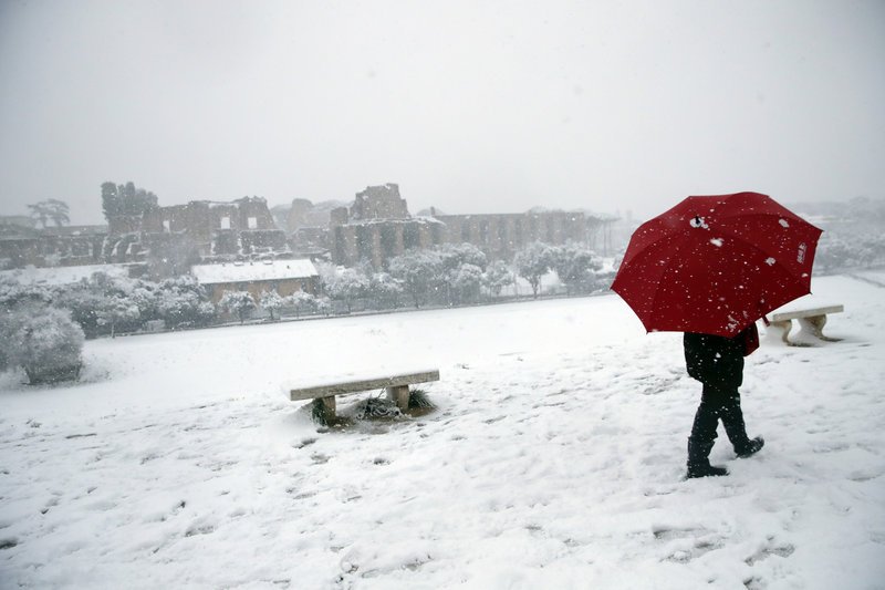 Πρωτοφανής χιονοθύελλα στην Ιταλία, αγνώριστη η Ρώμη ντυμένη στα λευκά! [εικόνες] | iefimerida.gr 4
