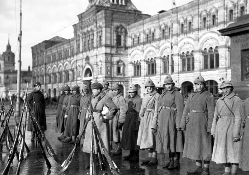  100 χρόνια Κόκκινος Στρατός: Η θρυλική στρατιωτική δύναμη της ΕΣΣΔ που ίδρυσαν Στάλιν-Τρότσκι [εικόνες] | iefimerida.gr 1